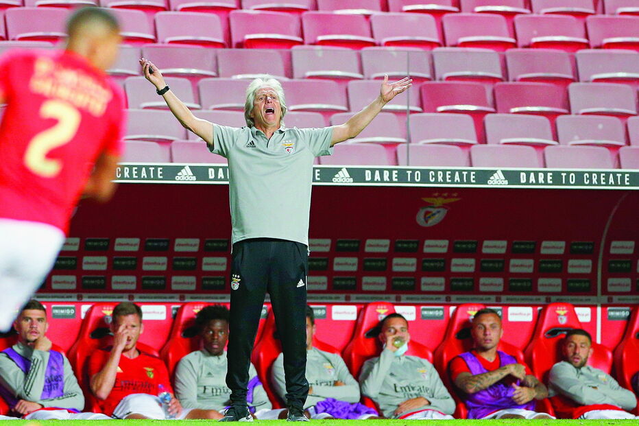 Jorge Jesus, para não variar, não parou ontem um minuto no jogo que assinalou o seu regresso ao Estádio da Luz como treinador do Benfica, depois de passagens pelo Sporting, Arábia  Saudita e Brasil, onde se sagrou campeão 
