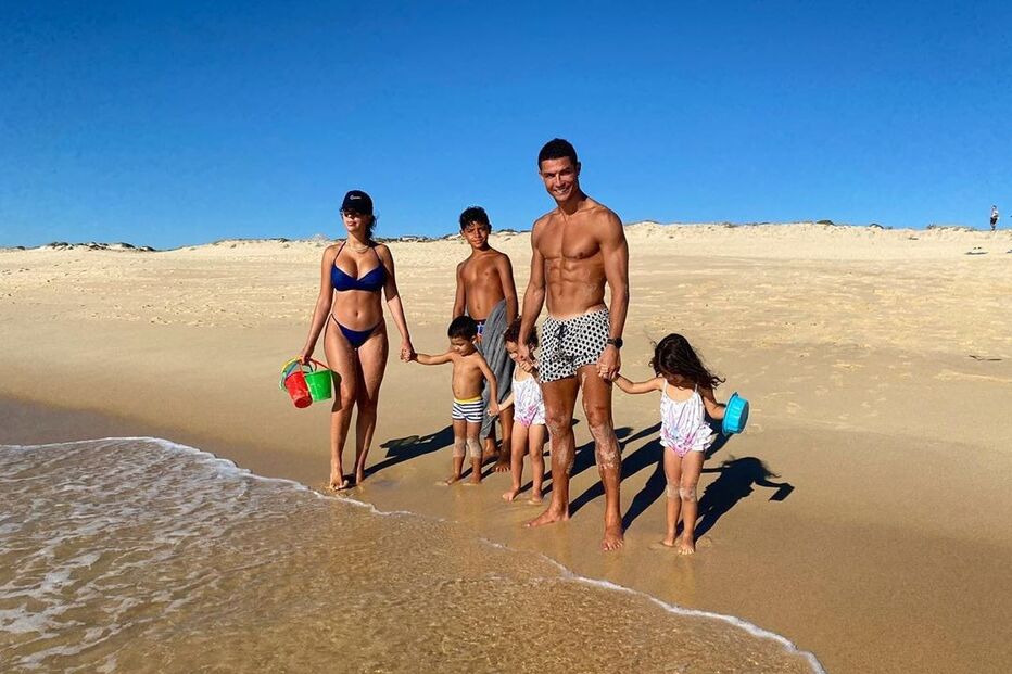 Georgina, Cristiano Ronaldo e os filhos
