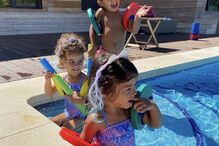 Os gémeos Mateo e Eva e Alana