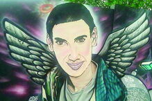 Mural presta homenagem ao jovem estudante que morreu, em 2015, na linha de comboio 