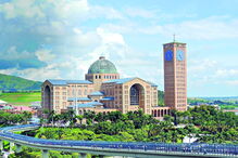 Senhora da Aparecida (Brasil) - 13 milhões de visitantes  por ano 