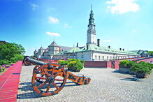 Senhora de Jasna Góra (Polónia) - 3 milhões de visitantes por ano 