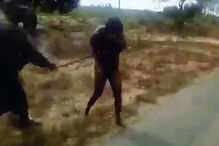 Vídeo de execução de mulher nua choca Moçambique 