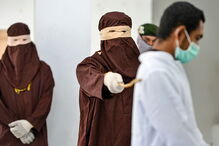 Roni foi chicoteado 52 vezes num edifício público