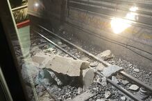 Estragos causados pelo desabamento de estrutura do teto de túnel do Metro de Lisboa