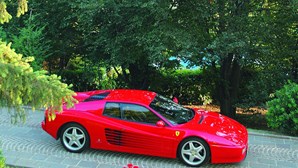Lucro fácil e milhões na conta: Solicitador caçado ao comprar Ferrari por 30 euros 