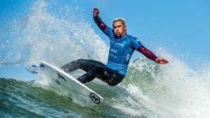 Surfista Vasco Ribeiro afasta-se da competição para se focar na sua saúde mental