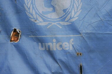 Guerra no Médio Oriente pode arrastar 23,4 milhões de crianças para a pobreza, alerta a Unicef