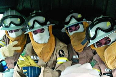 João Carraça com a equipa do GIPS da GNR no interior do helicóptero