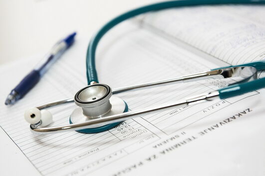Ordem abre inquérito a médica que cobrava 1000 euros para passar reformas antecipadas