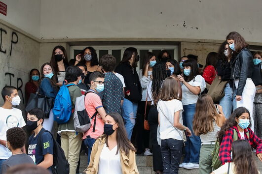 Liceu Pedro Nunes, em Lisboa, só com  uma porta de entrada