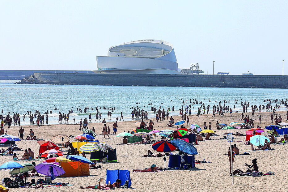 Matosinhos está na lista das 86 praias que vão ser mantidas em pleno funcionamento até ao dia 13 deste mês  