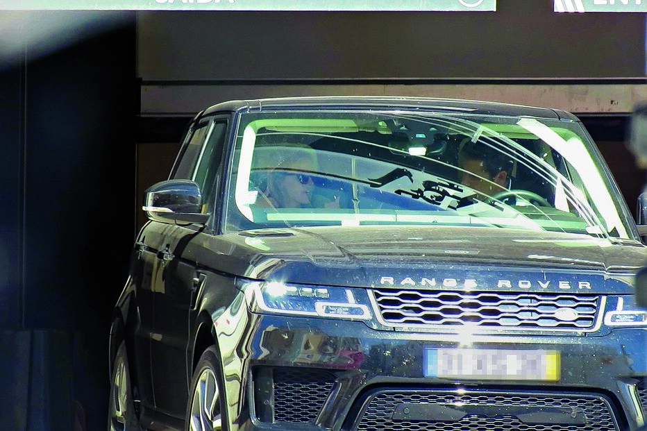 CM surpreendeu Cristina à saída do escritório de advogados que a representa