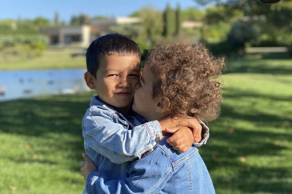 Mateo e Alana Martina