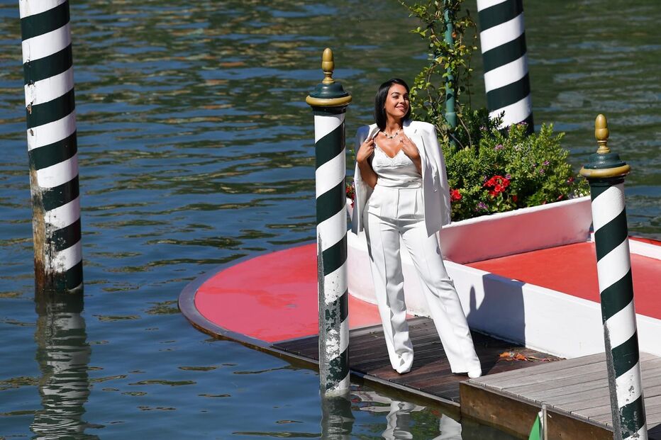 Georgina Rodríguez posa no festival de cinema de Veneza