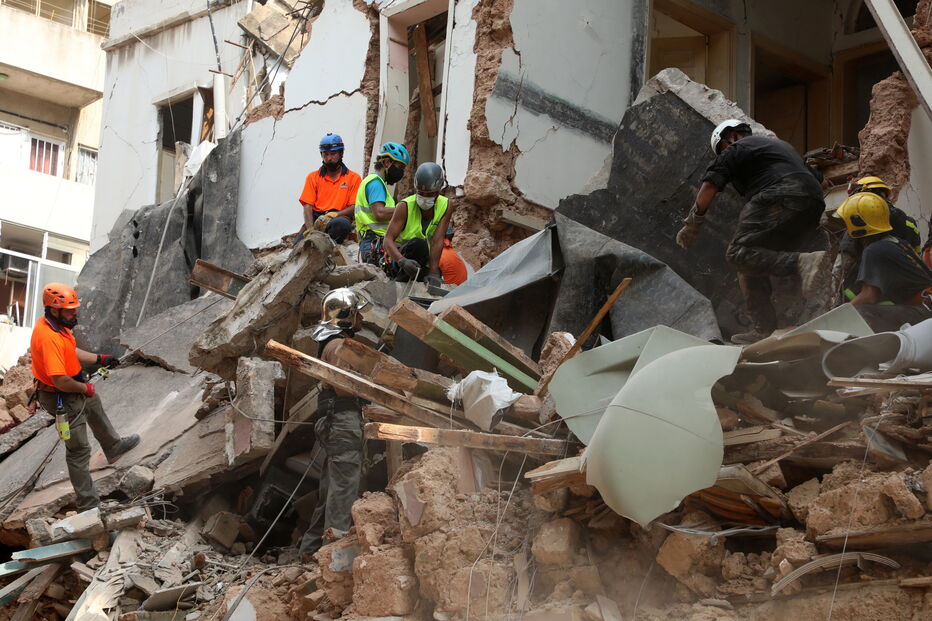 Beirute, destroços, explosão, buscas