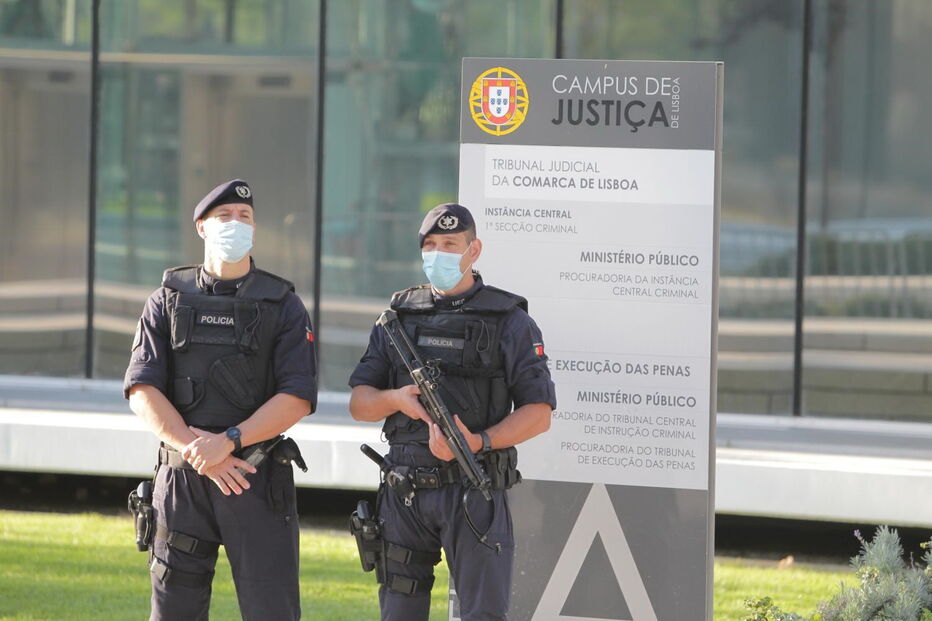 Operação policial em julgamento de Rui Pinto