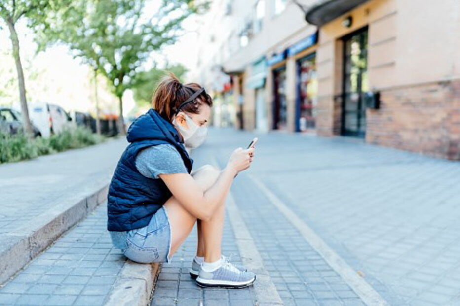 Mulher com máscara em Madrid, Espanha