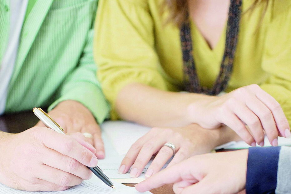 Muitos dos processos dizem respeito a celebração de contratos