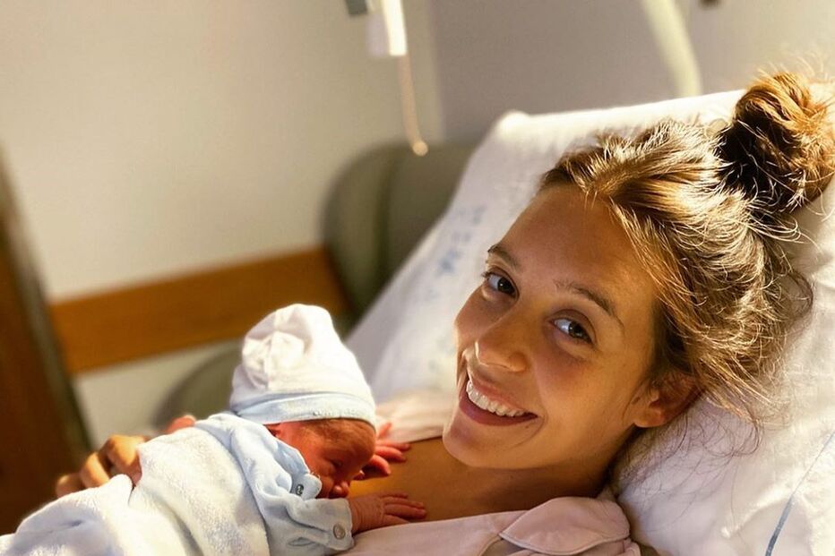 A mulher de Bruno Fernandes, Ana Pinho, com o filho Gonçalo