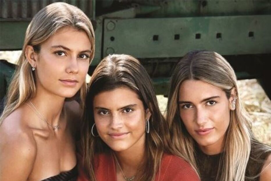 Filha mais nova de Luís Figo estreia-se na moda com as irmãs