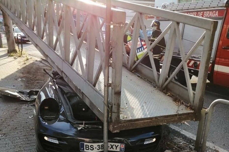 Acidente que envolveu um Porsche