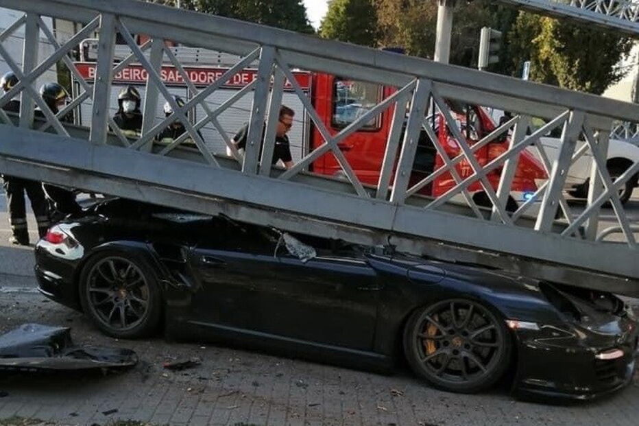 Acidente que envolveu um Porsche	