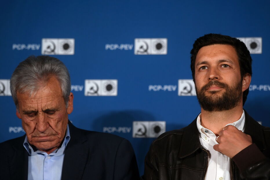 Jerónimo de Sousa anunciou nome do eurodeputado João Ferreira (à dir.) como candidato do PCP a Belém 