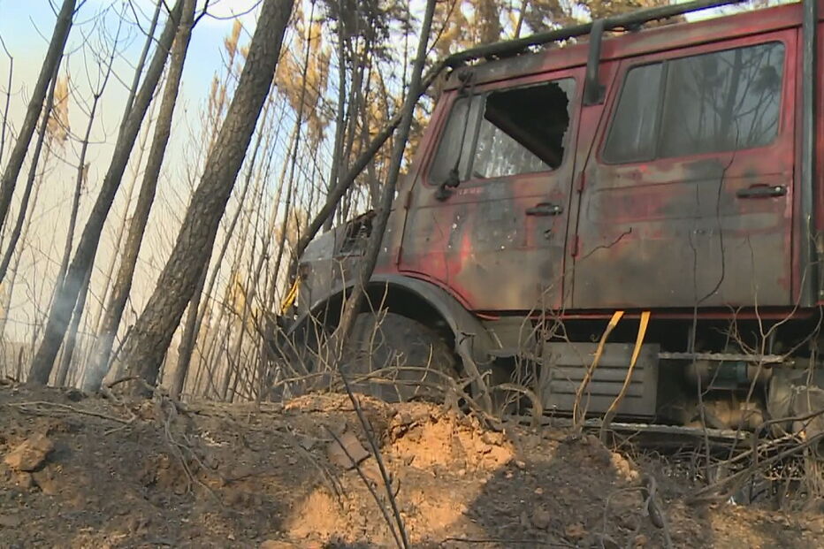 Viatura dos Bombeiros de Proença-a-Nova ficou destruída
