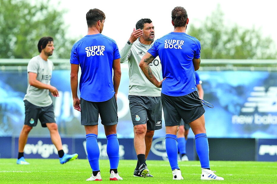 Sérgio Conceição espera ter mais reforços até ao fecho do mercado de transferências