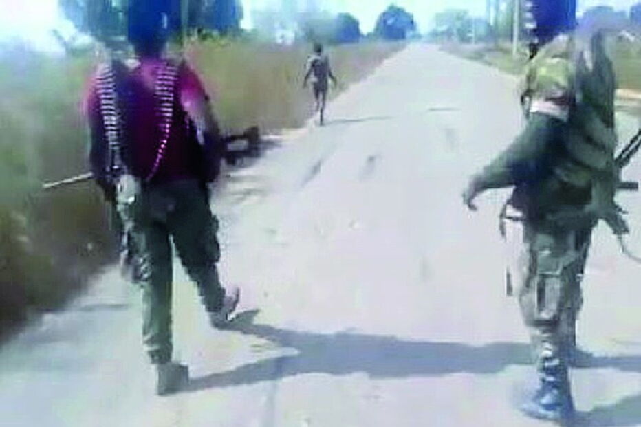 Vídeo de execução de mulher nua choca Moçambique 