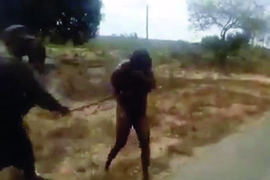 Vídeo de execução de mulher nua choca Moçambique 