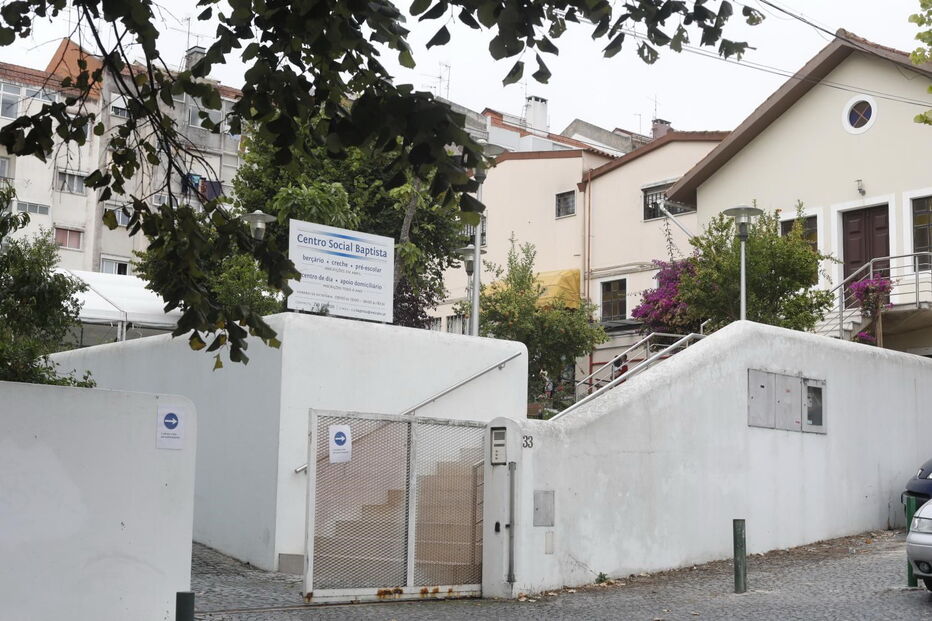 Bebé foi abandonado no Cacém, junto Centro Social Baptista