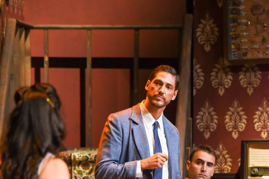 Ângelo Rodrigues na peça.jpg