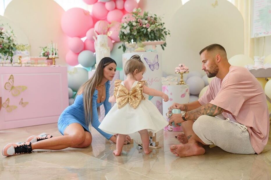 Festa de aniversário da filha de Haris Seferovic e Amina