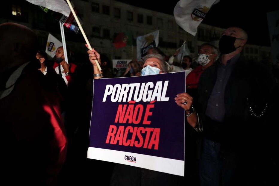 Marcha do Chega em Évora com poucos cuidados sanitários