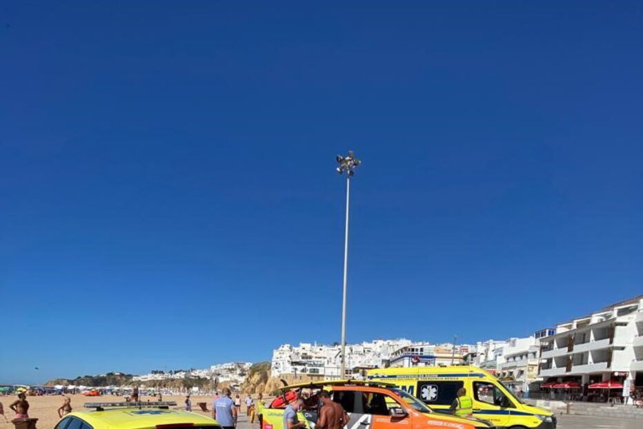 Homem de 50 anos salvo do mar por nadadores-salvadores em Esmoriz