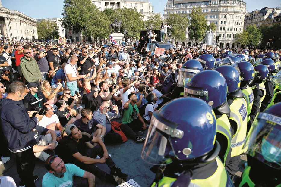 Protestos em Londres contra novas medidas para travar Covid-19