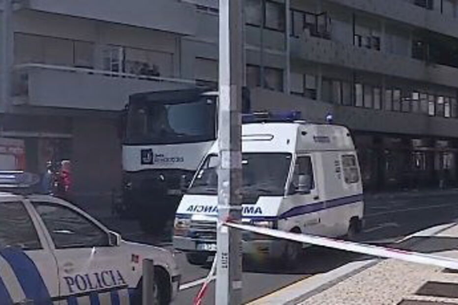 Homem morre atropelado por camião no centro do Porto