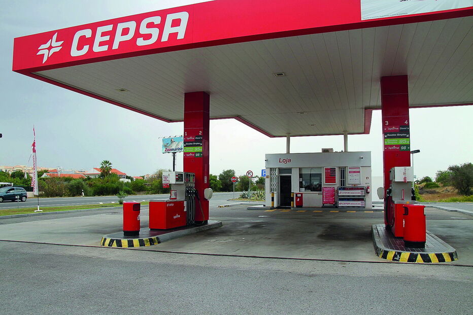 Mascarados roubam posto de combustível em Albufeira