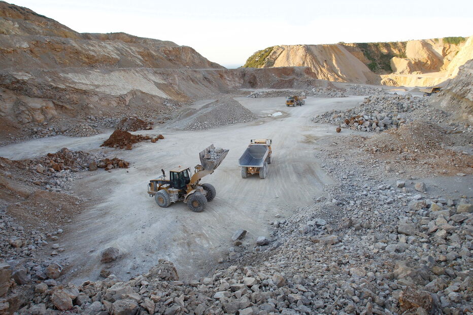 Pedreiras da Secil ficam na serra da Arrábida, em Setúbal, junto à fábrica de cimento do Outão
