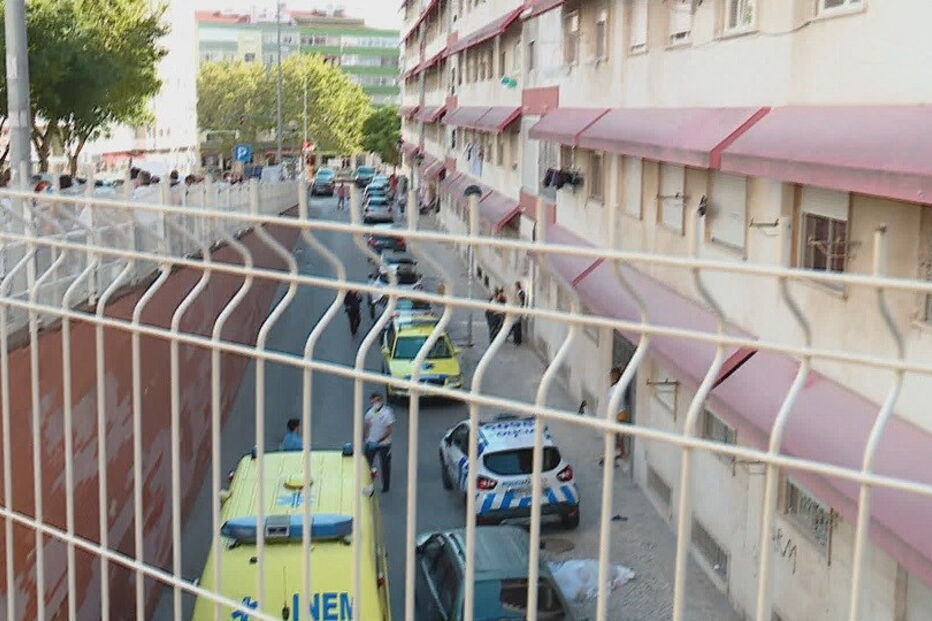 Jovem de 19 anos morre em queda do terceiro andar na Amadora