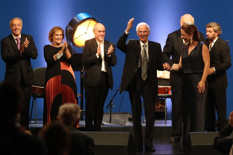 Joel Pina celebrou o 100º aniversário em festa que contou com o primeiro-ministro e várias figuras do Fado