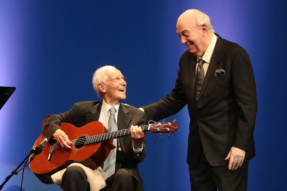 Joel Pina celebrou o 100º aniversário em festa que contou com o primeiro-ministro e várias figuras do Fado