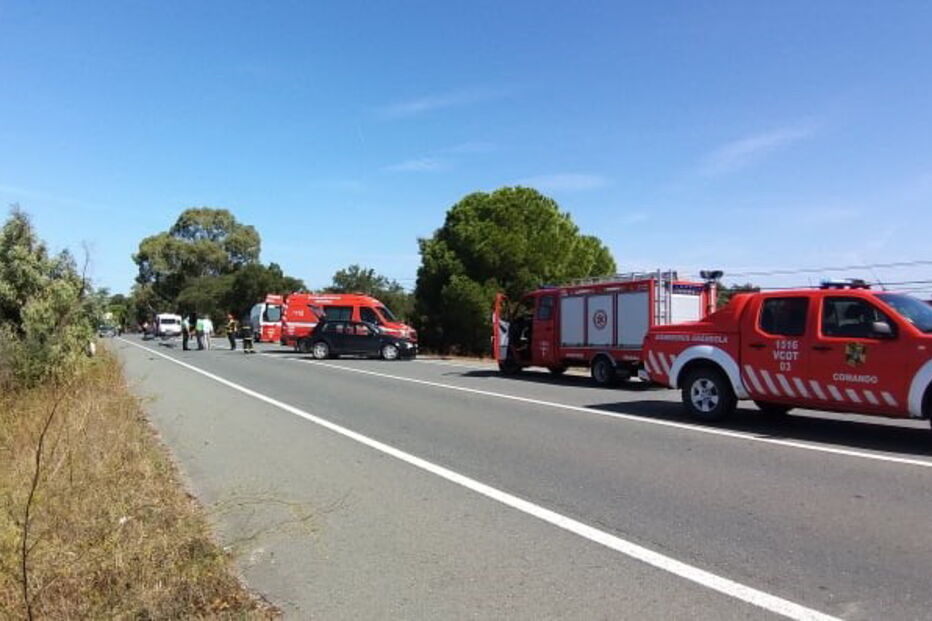 Choque entre dois carros faz quatro feridos e corta IC1 em Grândola