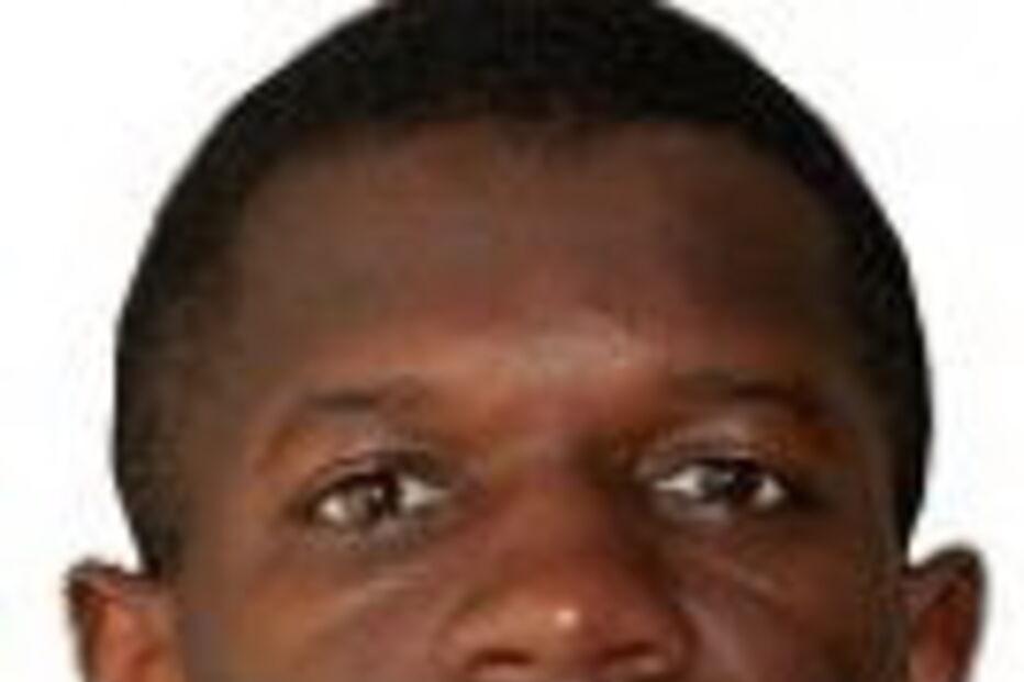 Carlos Miguel Tavares Oliveira, conhecido por Carlitos