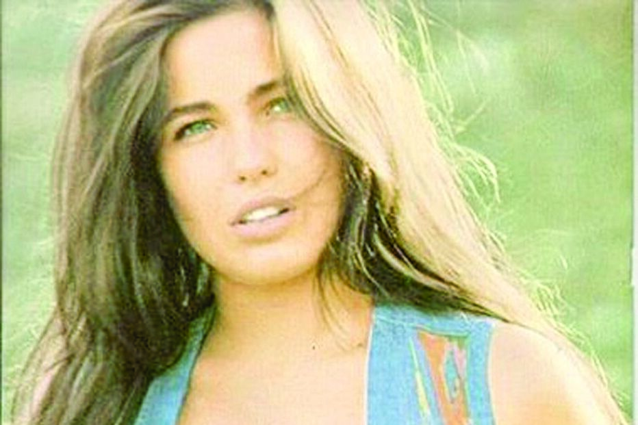 Sandra tinha 18 anos quando morreu. Tinha tido um caso com o rei 