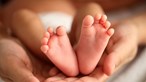 'Foi um milagre de Natal': Médicos provocam parto de bebé morto que afinal estava vivo