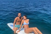 Inês mostra corpo tonificado em biquíni