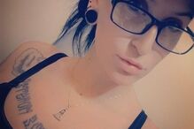 Tiffany Butler ganha dinheiro ao vender produtos recolhidos do lixo